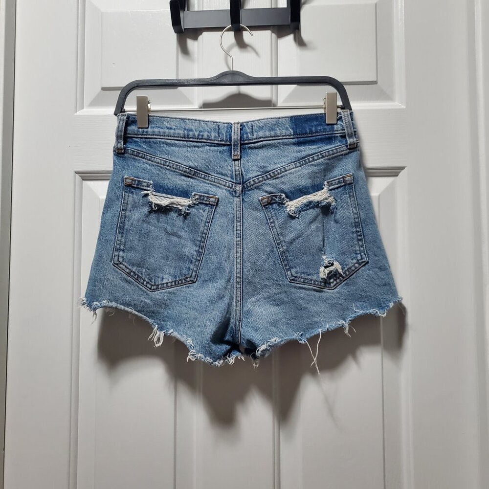 Abercrombie & Fitch High Rise Mom Short - Picture 3 of 3